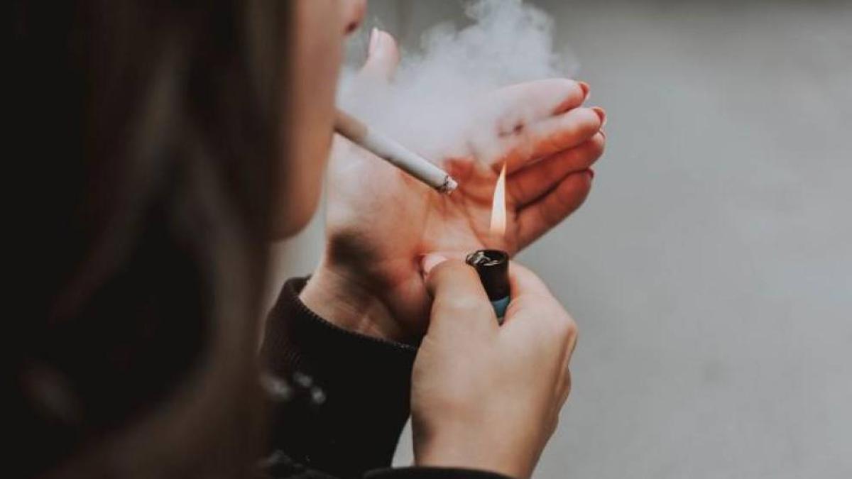 Las chicas jóvenes consumen más tabaco y alcohol y los chicos más cannabis y cocaína