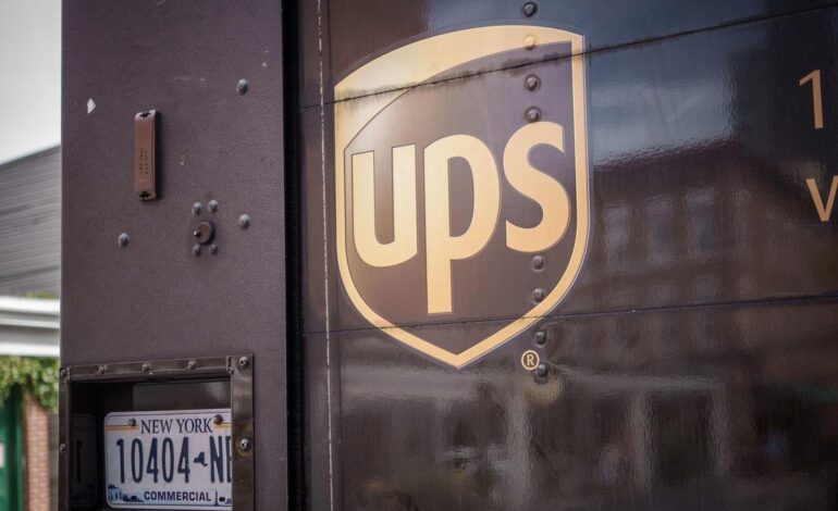 Un avión de UPS se estrella tras el despegue en el aeropuerto de Kentucky