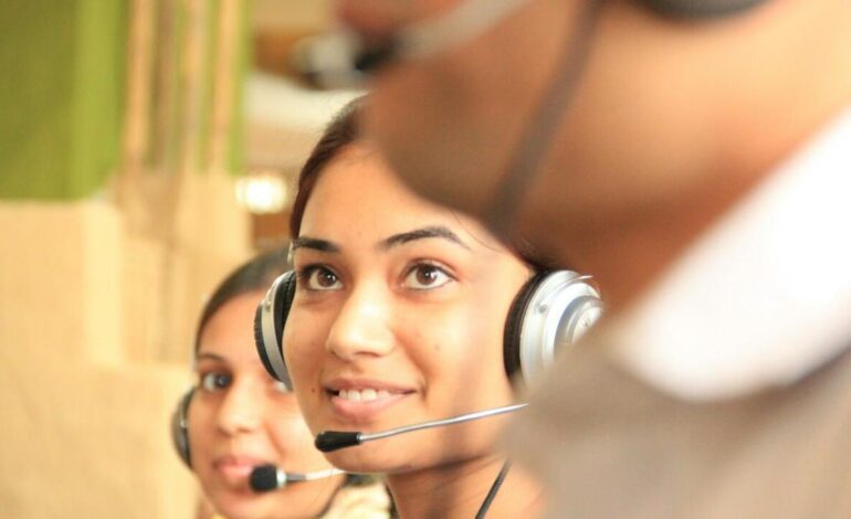 Chats en lugar de llamadas ¿qué hace que los españoles abandonen el teléfono en el sector automotor?