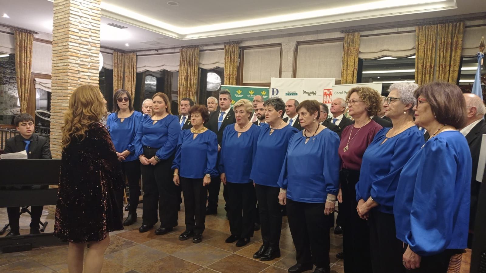 El Coro Polifónico Piloñesa entrega sus premios Avellana de Oro