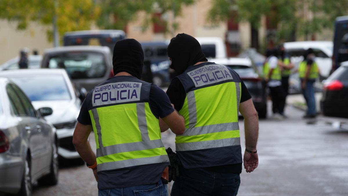 POLICIA NACIONAL | Detenido un fugitivo por homicidio y abuso sexual cuando huía a Gibraltar