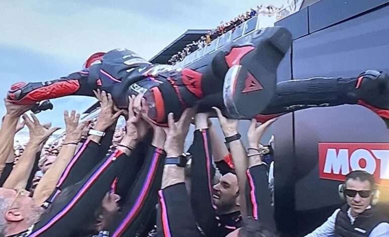 MUNDIAL DE MOTOGP | Aprilia despide 2026 amenazando el reinado de Ducati