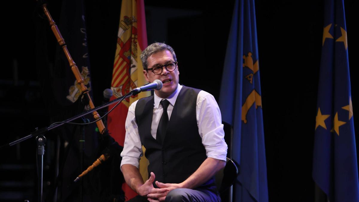 Así contó Hevia la anécdota del gaitero que se negó a dejar de tocar el pericote en presencia de Juan Pablo II: "Es más sagrado que el Papa"