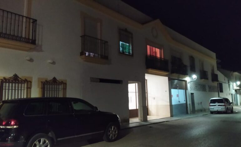 NIÑA FUENTE PALMERA | Muere una niña de un año y medio tras caerle un muro de una azotea en Córdoba