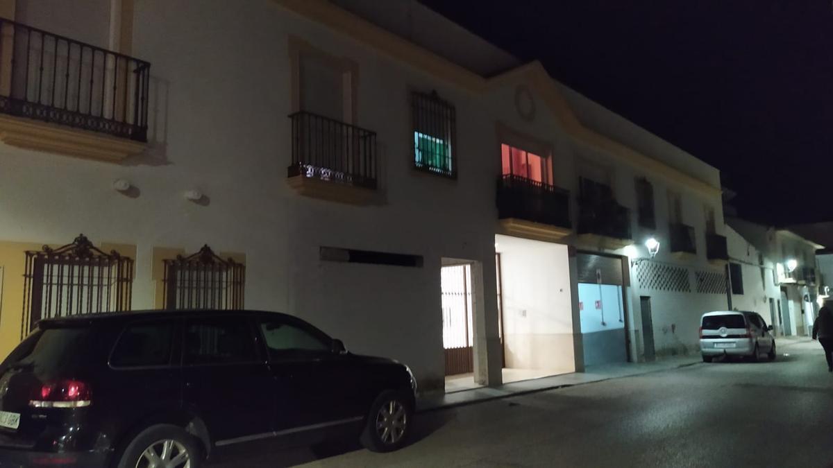 NIÑA FUENTE PALMERA | Muere una niña de un año y medio tras caerle un muro de una azotea en Córdoba