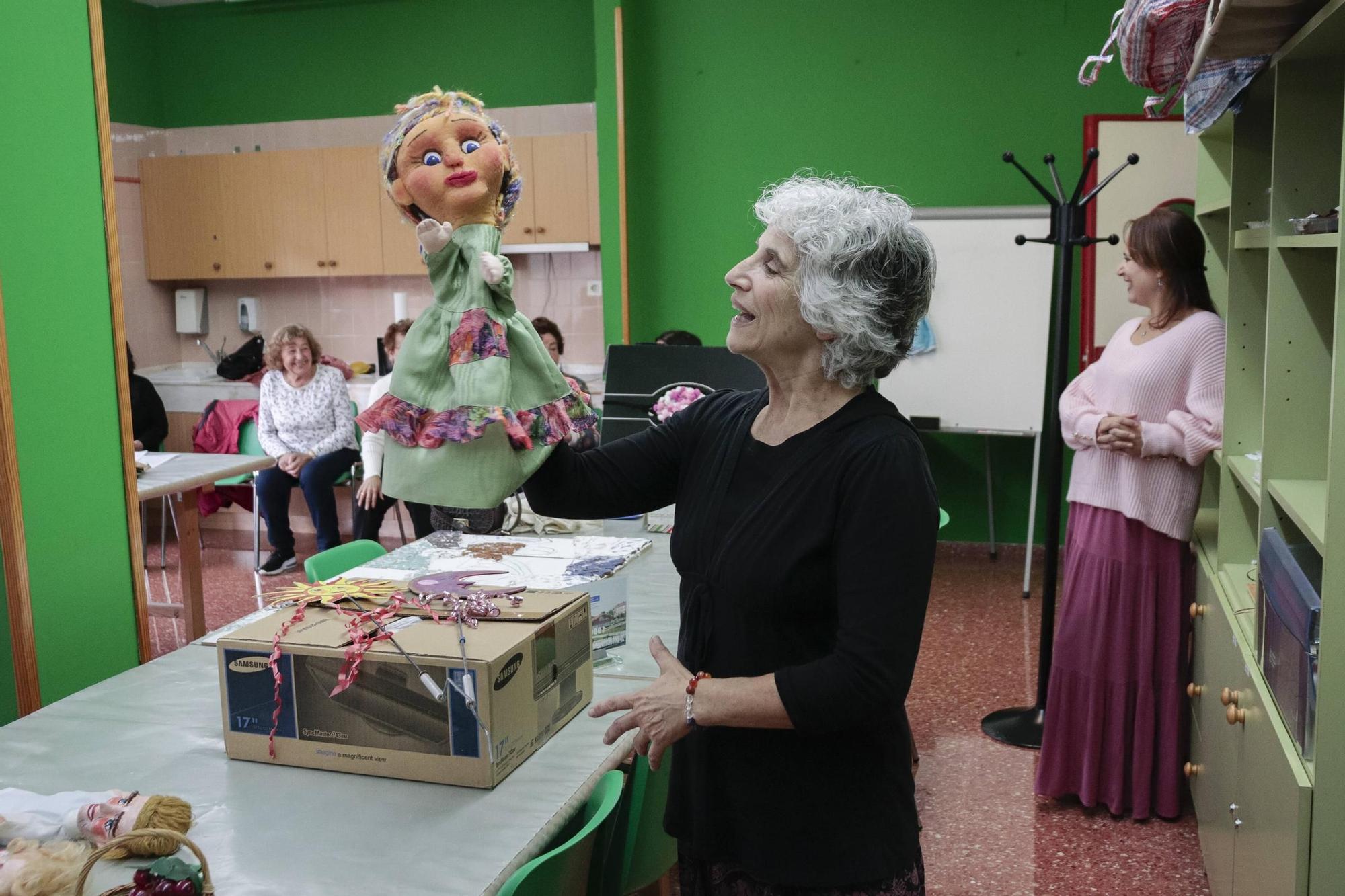 Un recorrido por el Centro Social para Mayores de El Llano, en imágenes