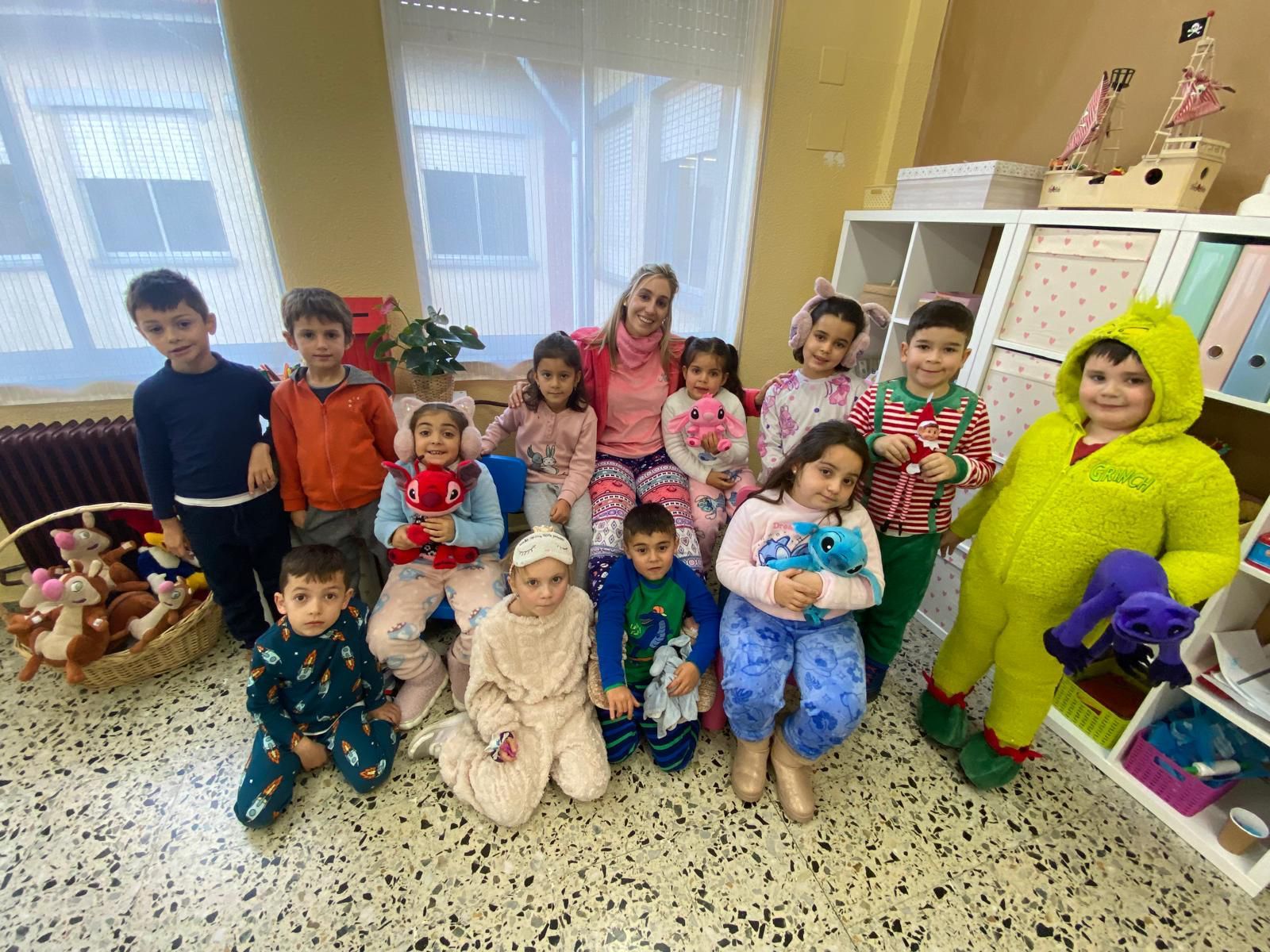 Los alumnos del colegio El Bosquín van al colegio en pijama