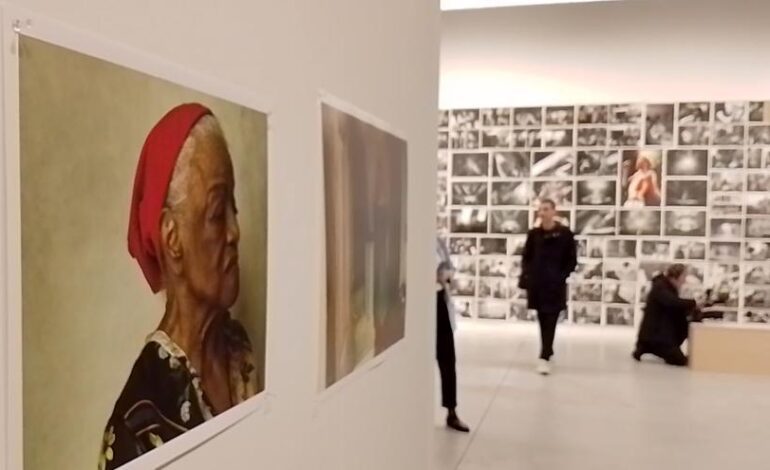 primeras imágenes de la exposición de Annie Leibovitz en la Fundación Marta Ortega Pérez (MOP)