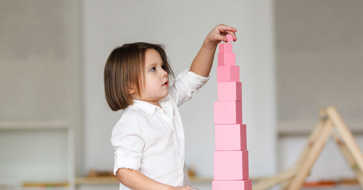 María Montessori, la pedagoga que revolucionó el mundo uniendo ciencia y educación: “Hay que enseñar enseñando, no corrigiendo"