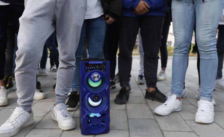 Un grupo de rap prende fuego a inmueble cerca de Lyon mientras grababa un vídeo sin permiso