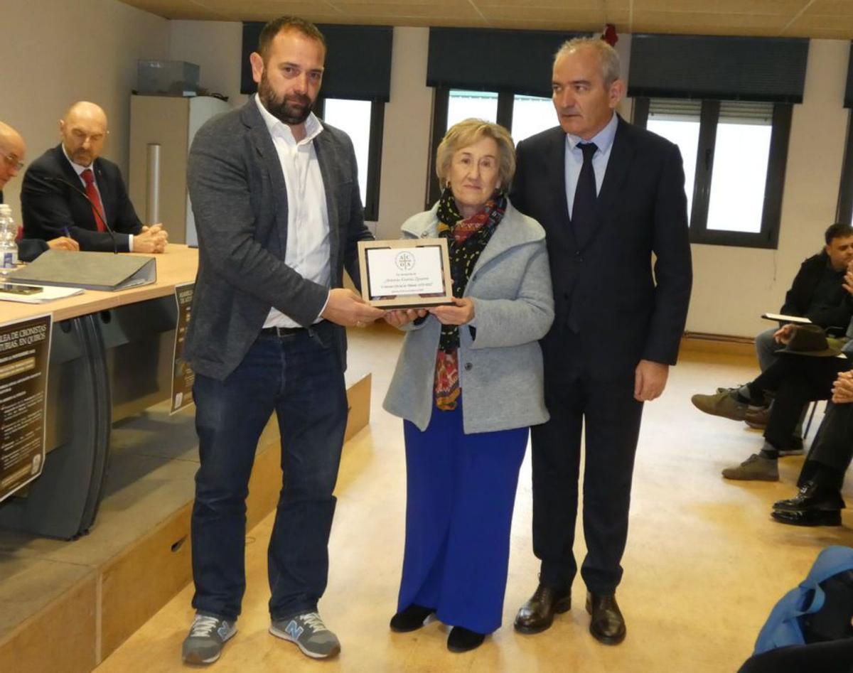 A la izquierda, el intendente de Quirosano, Rodrigo Suárez, familiar de Antonio García Linares y Fernando Delgado.
