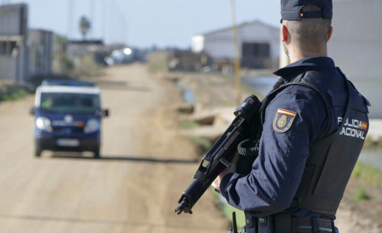 Otros dos agentes resultaron heridos en el tiroteo en una ‘guardería de droga’ de Isla Mayor: «Cárgate a esos perros»