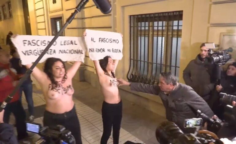 Agresión sexual a dos activistas de Femen a las puertas de una misa por Francisco Franco