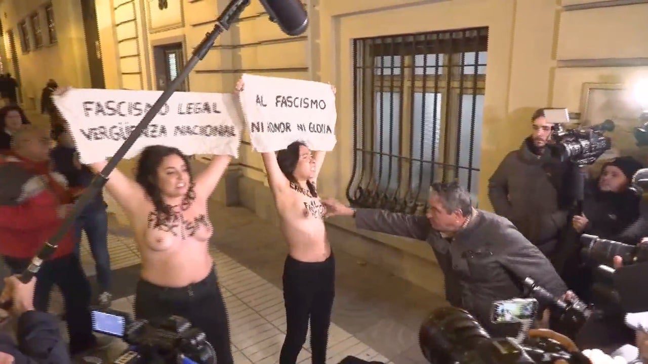 Agresión sexual a dos activistas de Femen a las puertas de una misa por Francisco Franco