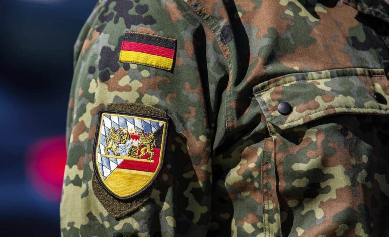 implantará un servicio militar voluntario con paga de 2.600 euros al mes