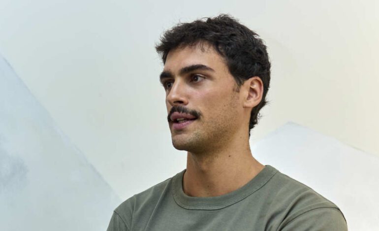 Un error habitual al hacer ejercicio de fuerza es entrenar con poca carga por creerse el mito de que ‘más repeticiones y menos peso queman más’