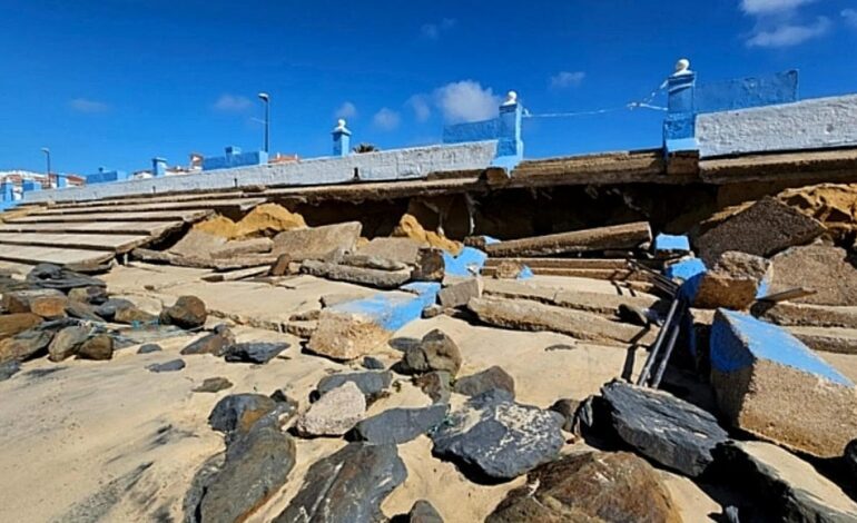 Almonte solicita al gobierno la declaración de emergencia en el litoral de Matalascañas por el deterioro del paseo marítimo