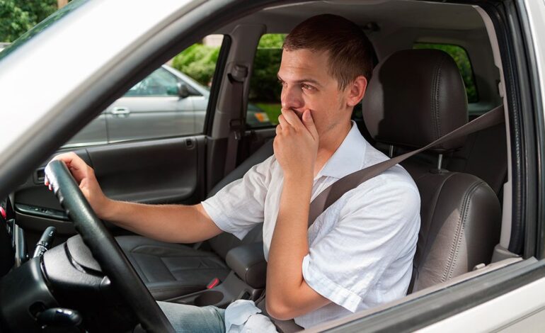 Los consejos que arrasan en TikTok para vencer la amaxofobia (y los que deberías evitar)