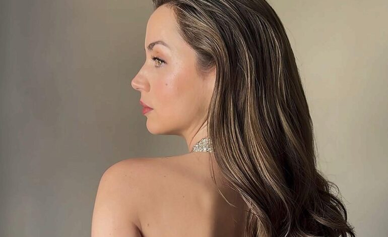 Mascarilla de noche para el pelo: cómo despertar con la melena suave y brillante