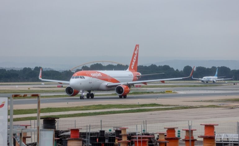 Retrasos y vuelos cancelados en varias aerolíneas tras el aviso de Airbus de un problema en los A320neo