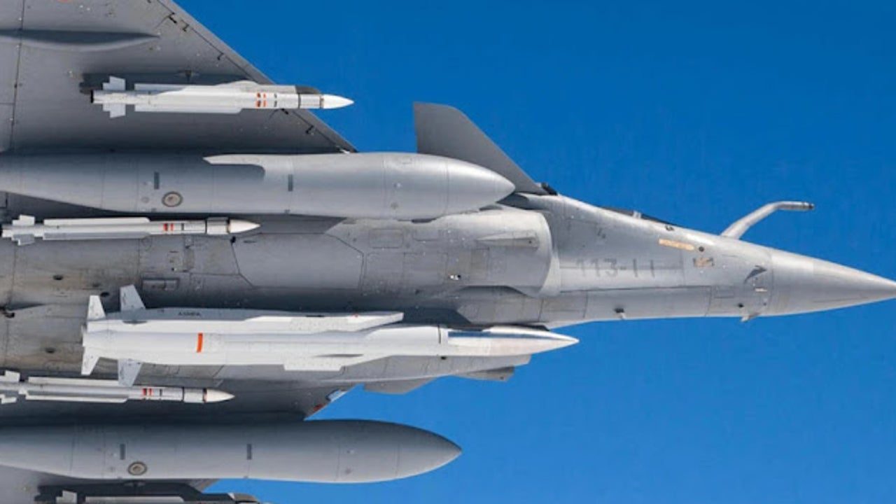 Ucrania comprará a Francia una flota de cien aviones de combate Rafale