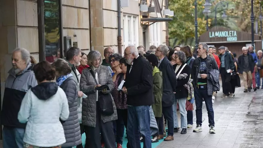 VÍDEO: Colas y ganas de disfrutar de las películas del FICX en Gijón