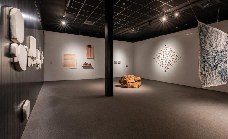 TITO BUSTILLO RIBADESELLA | Visita guiada y presentación del catálogo de la exposición «Lo que es eterno», en el Centro «Tito Bustillo» de Ribadesella