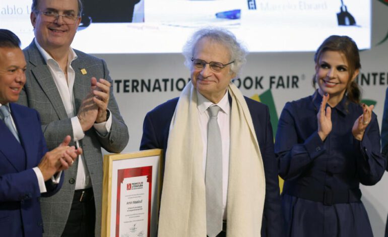 Premio a Amin Maalouf y Barcelona como invitada marcan el inicio de la FIL de Guadalajara
