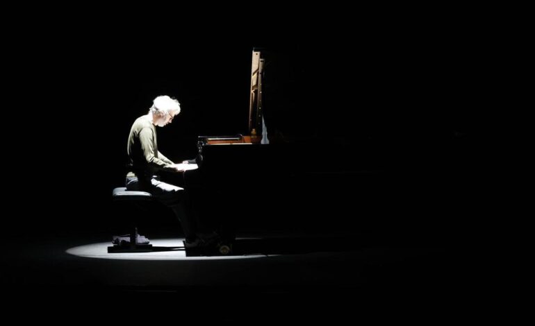 James Rhodes deleita al piano en el teatro de la Laboral de Gijón