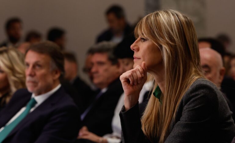 El juez Peinado rechaza archivar la causa contra Begoña Gómez e imputa a otro alto cargo de Moncloa