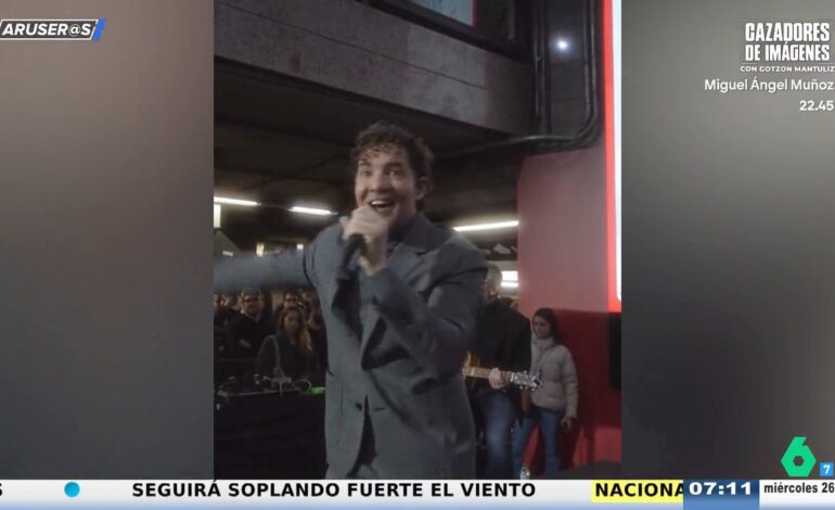 El vídeo de David Bisbal cantando por sorpresa en el Metro de Madrid para inaugurar la Navidad