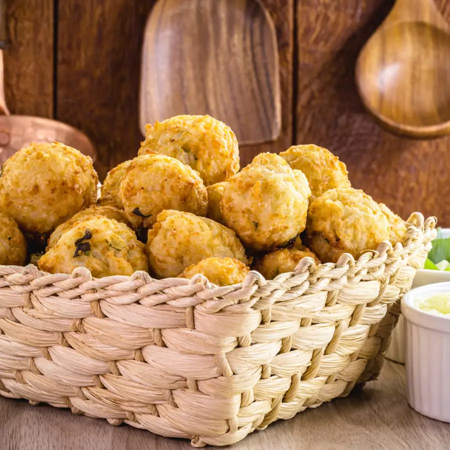 bolitas fritas de jamón y queso