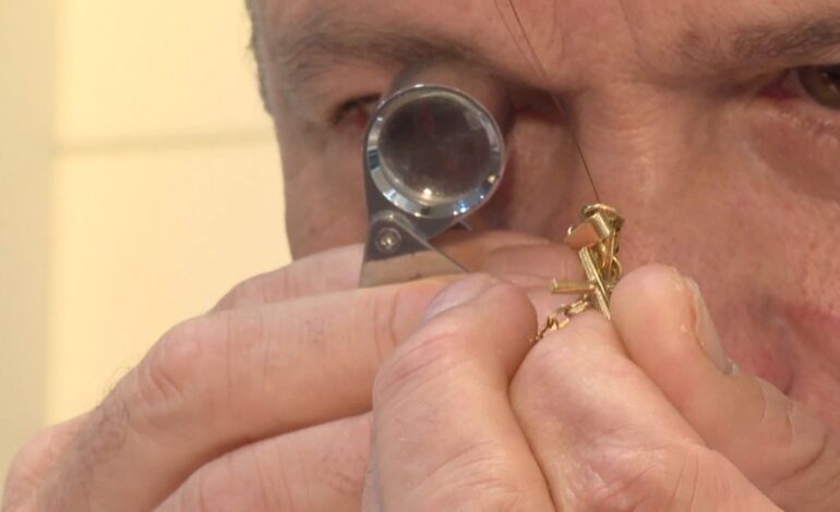 Cada vez más gente empeña sus joyas para cubrir imprevistos