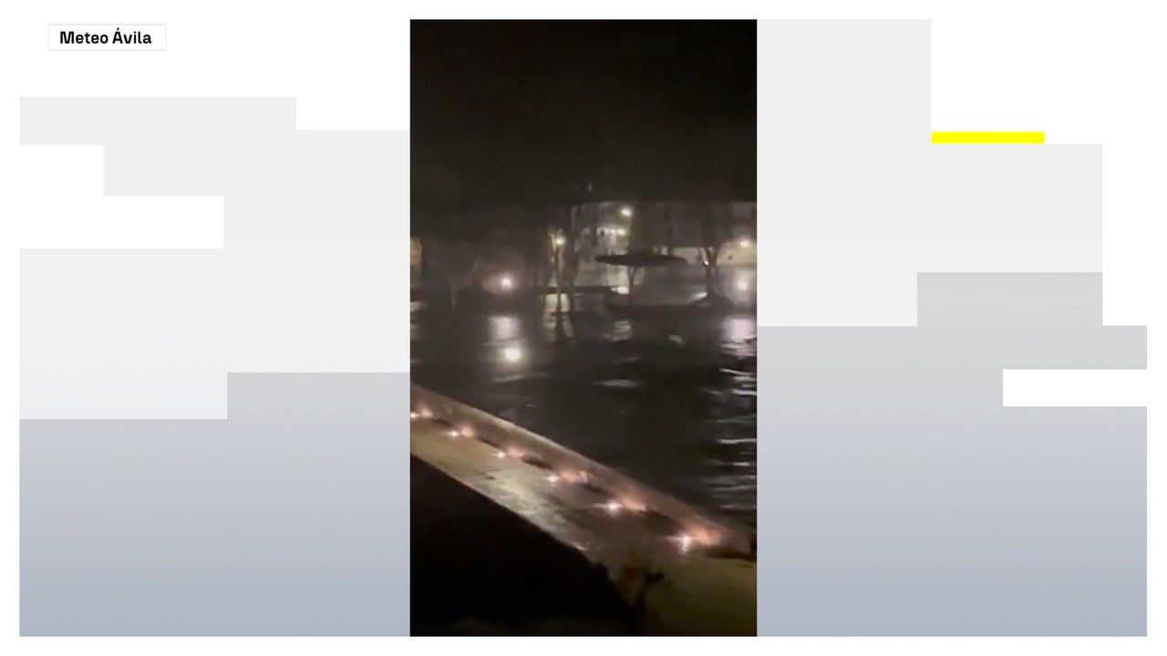 el río Tormes se desborda a su paso por El Barco