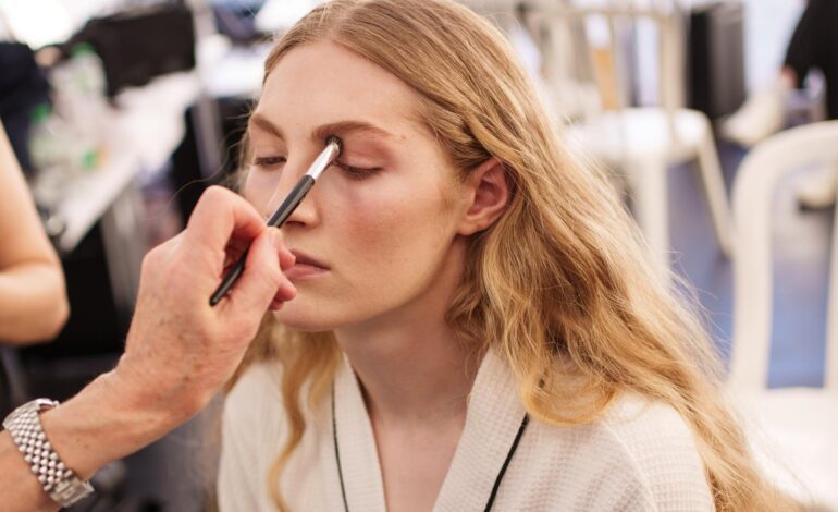 Las mejores brochas para un maquillaje de ojos perfecto: cuál elegir según el acabado