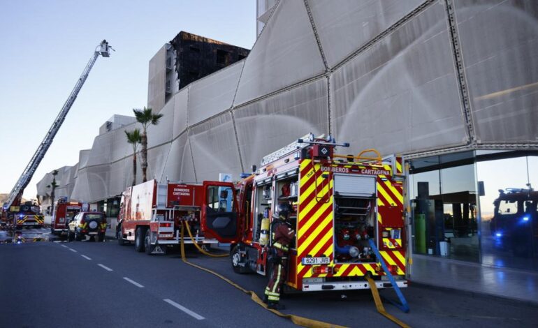 INCENDIO DE CARTAGENA | Investigan si una colilla mal apagada fue el origen del incendio del Santa Lucía