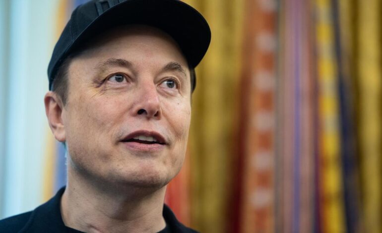 Los accionistas de Tesla aprueban dar a Elon Musk el bono récord de un billón de dólares