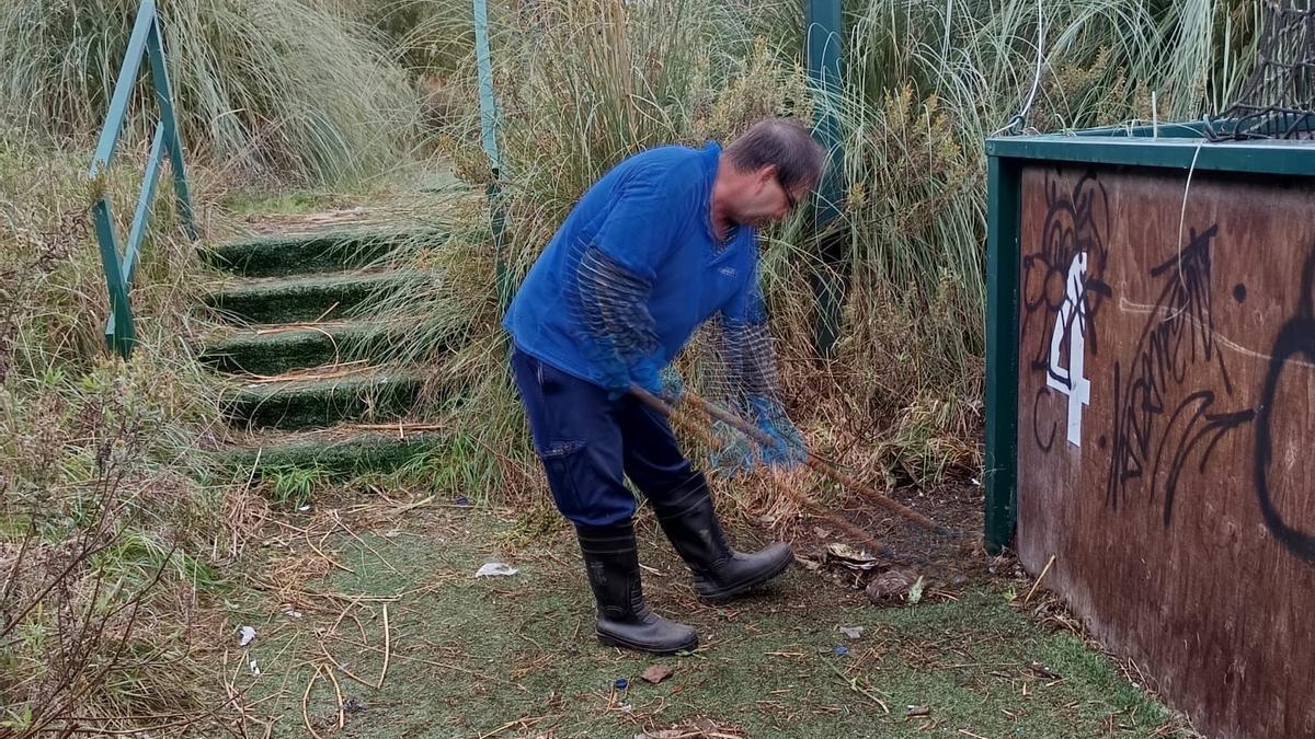 el Patronato Deportivo de Gijón retira más de 5.000 kilos de residuos en las instalaciones