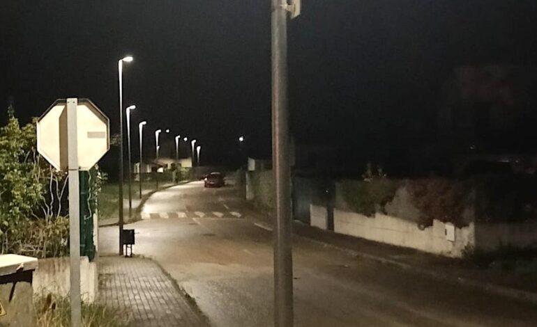 OBRAS COLUNGA | El alumbrado del Camino de Santiago en la urbanización El Barrigón-La Isla, listo tras más de una década de espera
