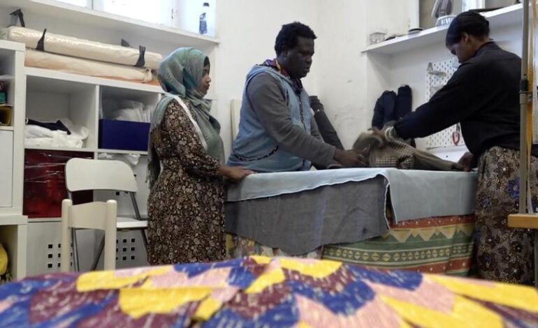 Cómo una pequeña sastrería de Roma está demostrando que los refugiados pueden contribuir a la moda sostenible y crear empleo cualificado