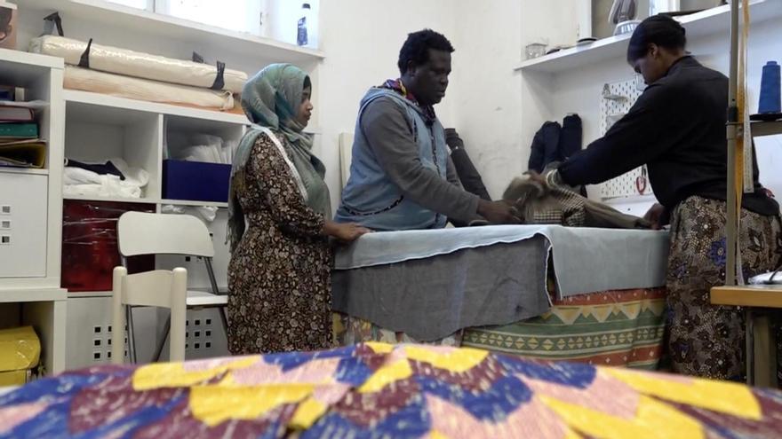 Cómo una pequeña sastrería de Roma está demostrando que los refugiados pueden contribuir a la moda sostenible y crear empleo cualificado