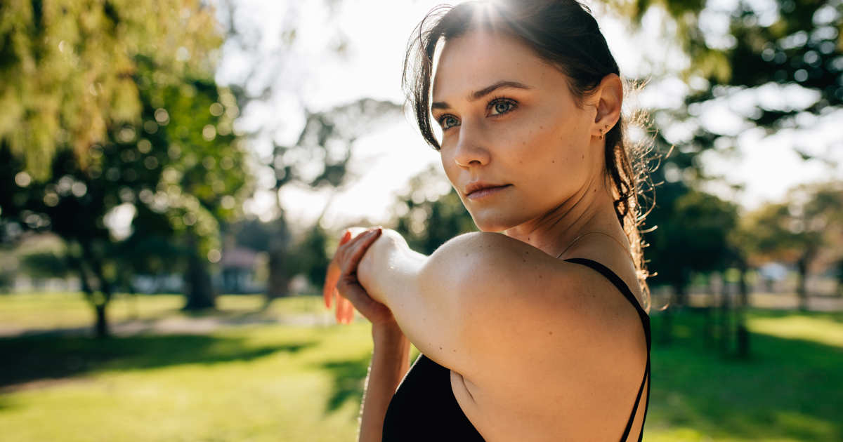 Si fuese principiante en calistenia y empezase a entrenar en casa, empezaría por ganar fuerza de agarre así