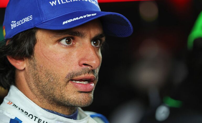 Carlos Sainz estalla ante las sanciones de la FIA: «Necesitamos hablarlo urgentemente»
