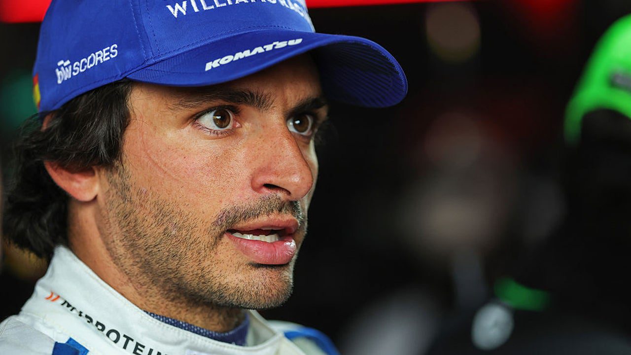 Carlos Sainz estalla ante las sanciones de la FIA: «Necesitamos hablarlo urgentemente»