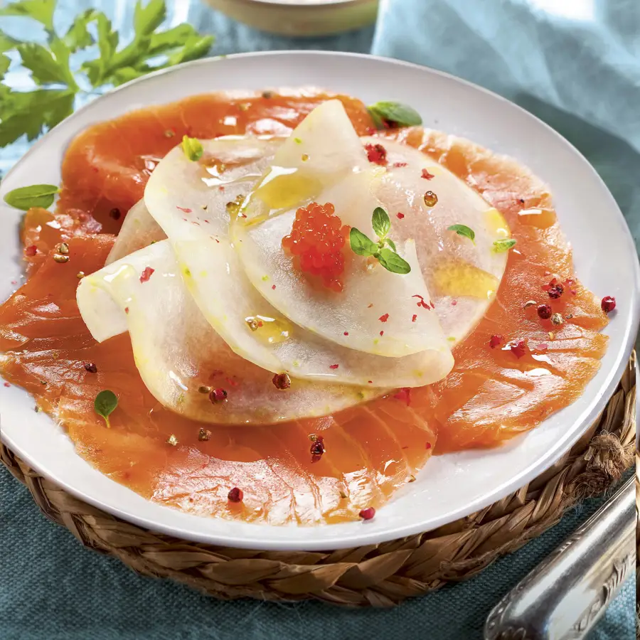 carpaccio de salmón ahumado con melón 