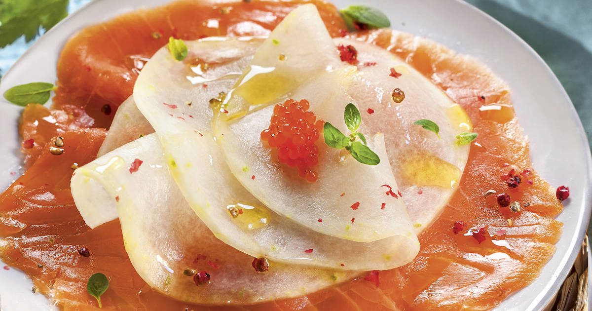 14 recetas originales y fáciles con salmón ahumado para entrantes y aperitivos de Nochevieja