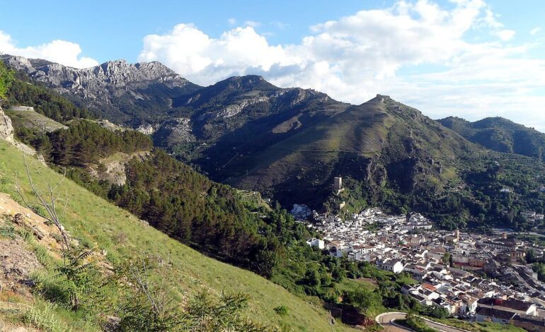 una guía para descubrir su patrimonio, castillos y paisajes naturales