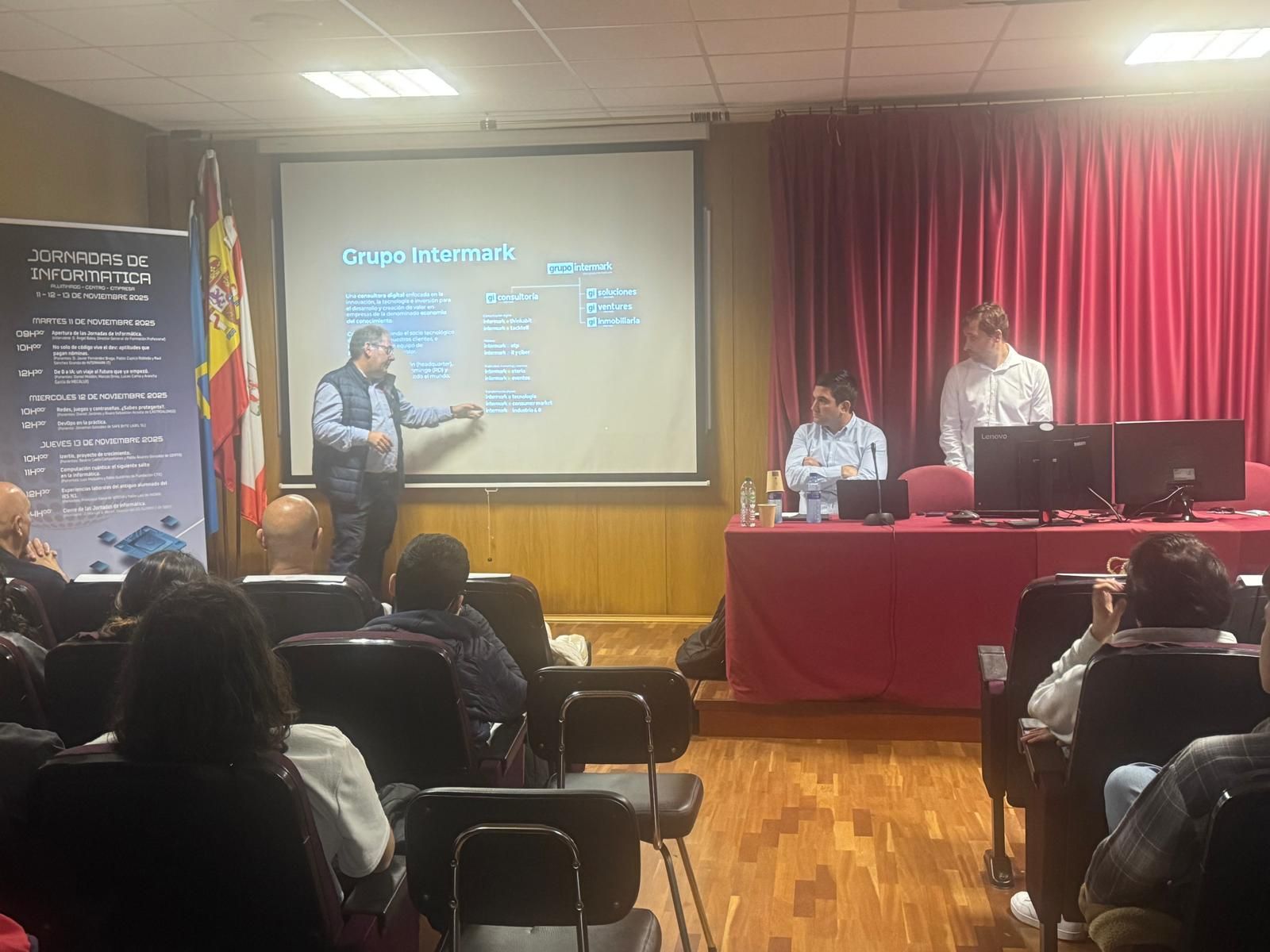 En marcha las Jornadas de Informática del IES Número 1 de Gijón (en imágenes)