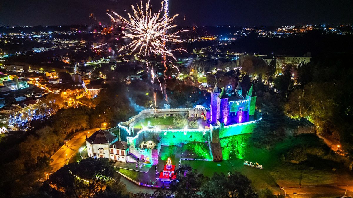 en un castillo medieval y a pocos minutos de Oporto