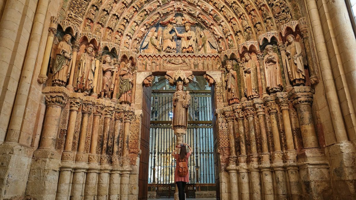 Así es la sorprendente ciudad zamorana con bodegas secretas, tesoros medievales y vinos que conquistan el mundo